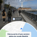 Interface de Google Maps en réalité augmentée sur un smartphone.