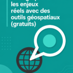 Personnes utilisant des outils géospatiaux sur des écrans d'ordinateur.